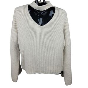Ir‎ front out sweater